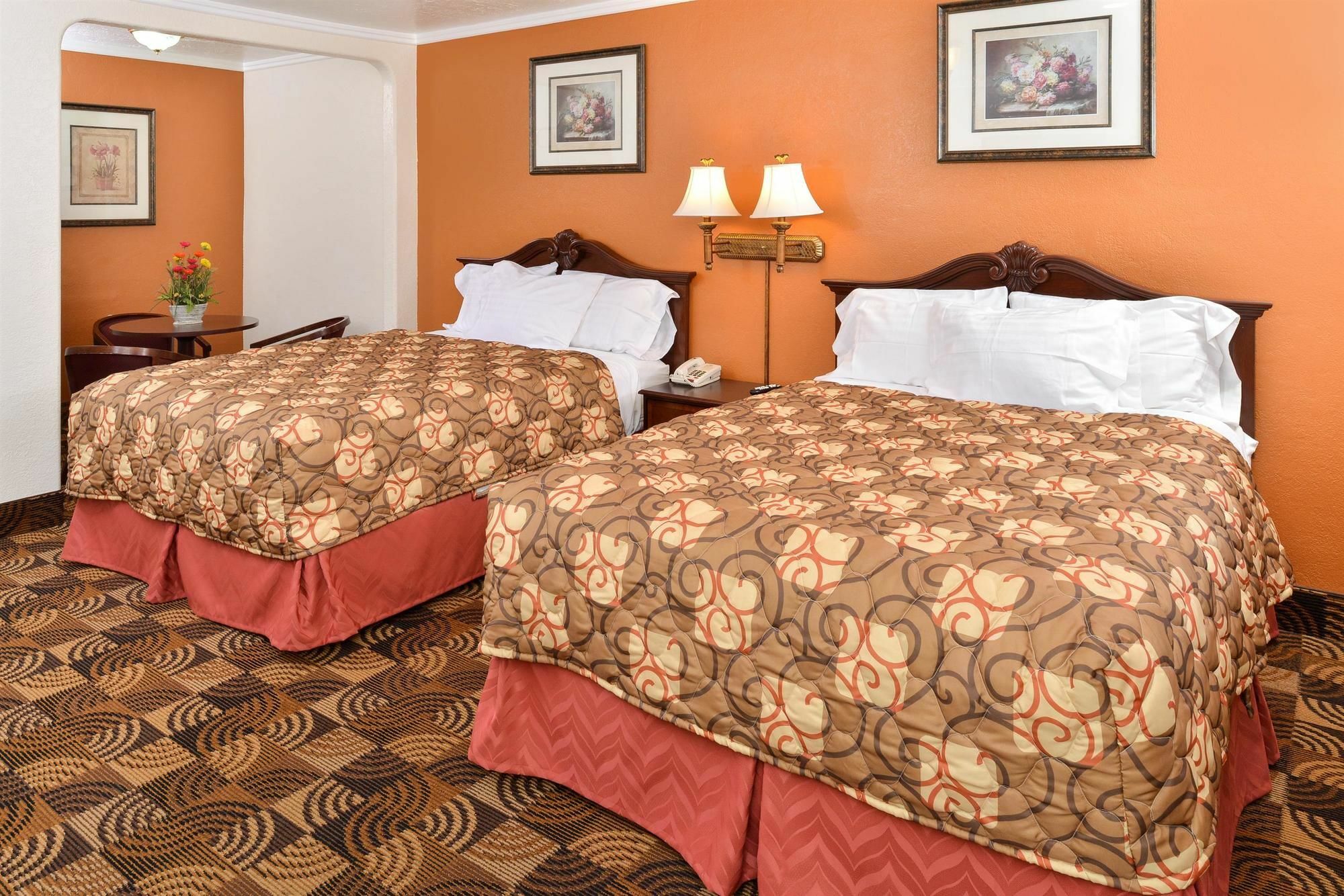 Americas Best Value Inn & Suites Klamath Falls Bagian luar foto